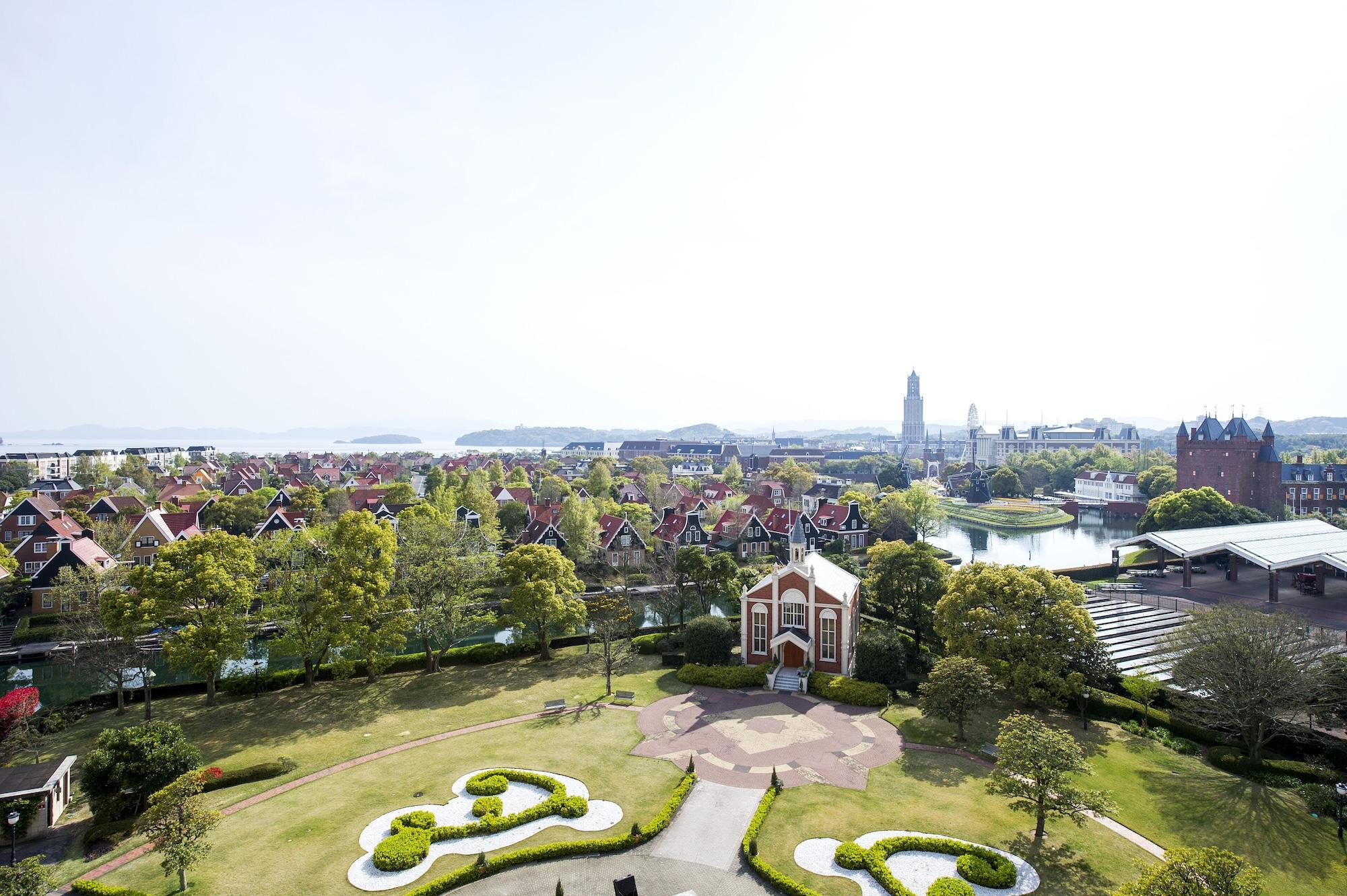 Hotel Okura Jr Huis Ten Bosch Sasebo Luaran gambar View of the campus