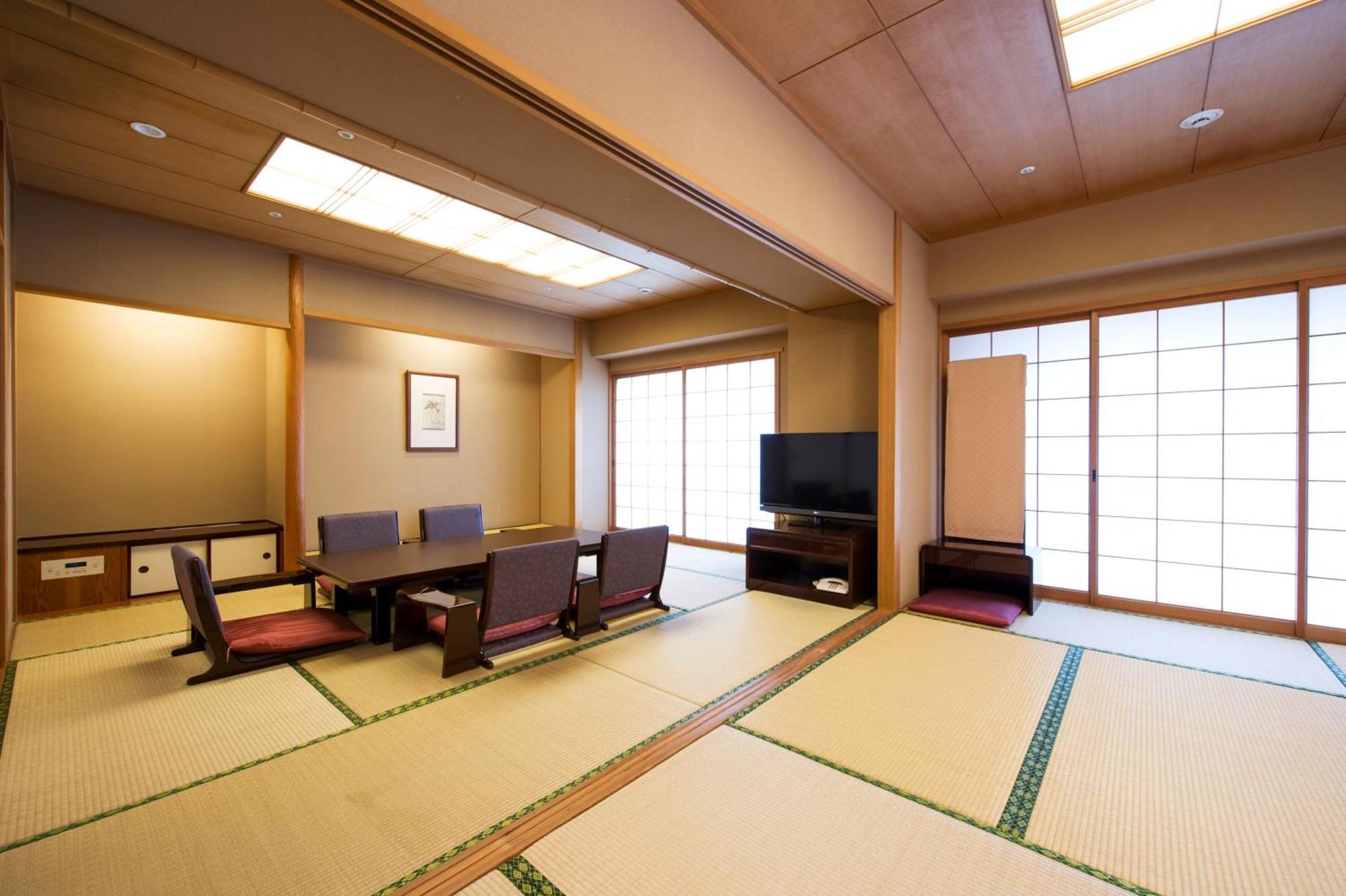 Hotel Okura Jr Huis Ten Bosch Sasebo Luaran gambar A tatami room at a hotel in Japan