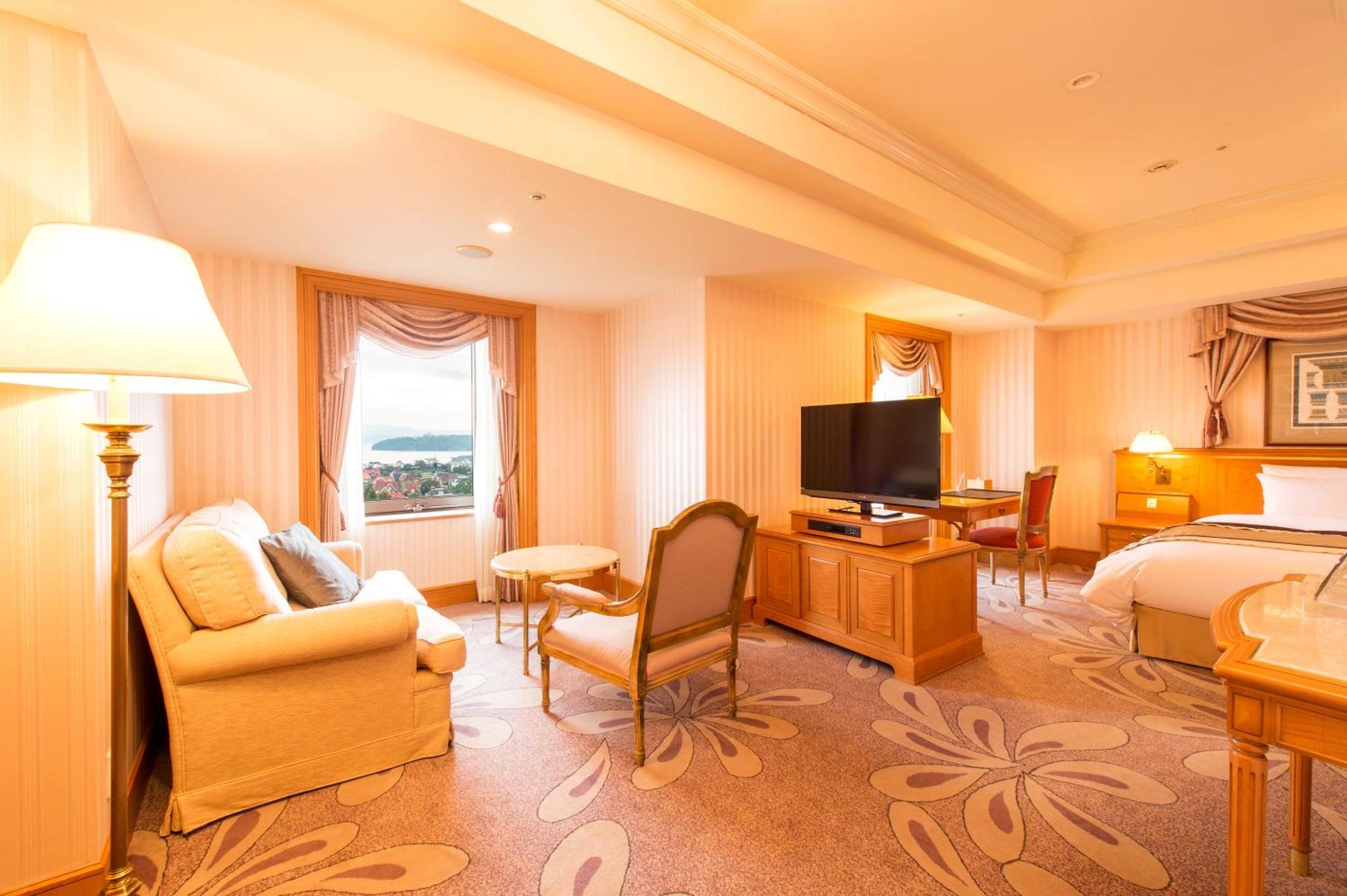 Hotel Okura Jr Huis Ten Bosch Sasebo Luaran gambar A suite at the hotel