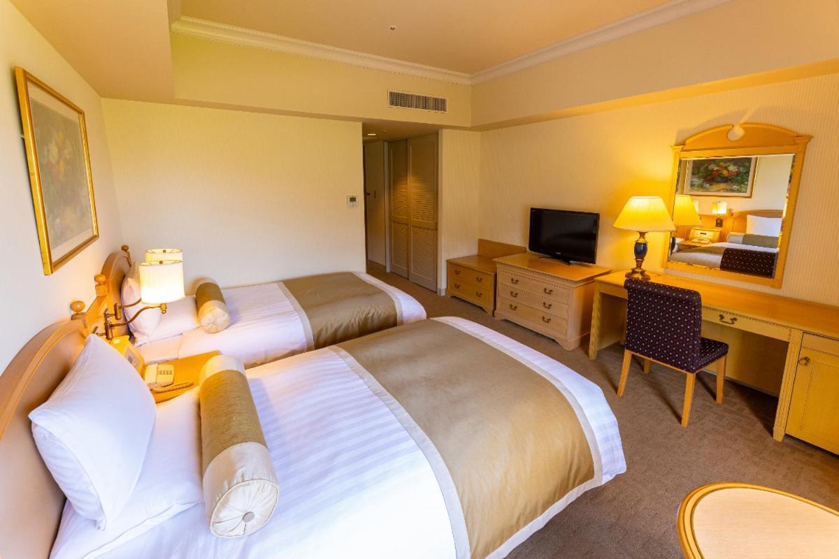 Hotel Okura Jr Huis Ten Bosch Sasebo Luaran gambar A room at the hotel