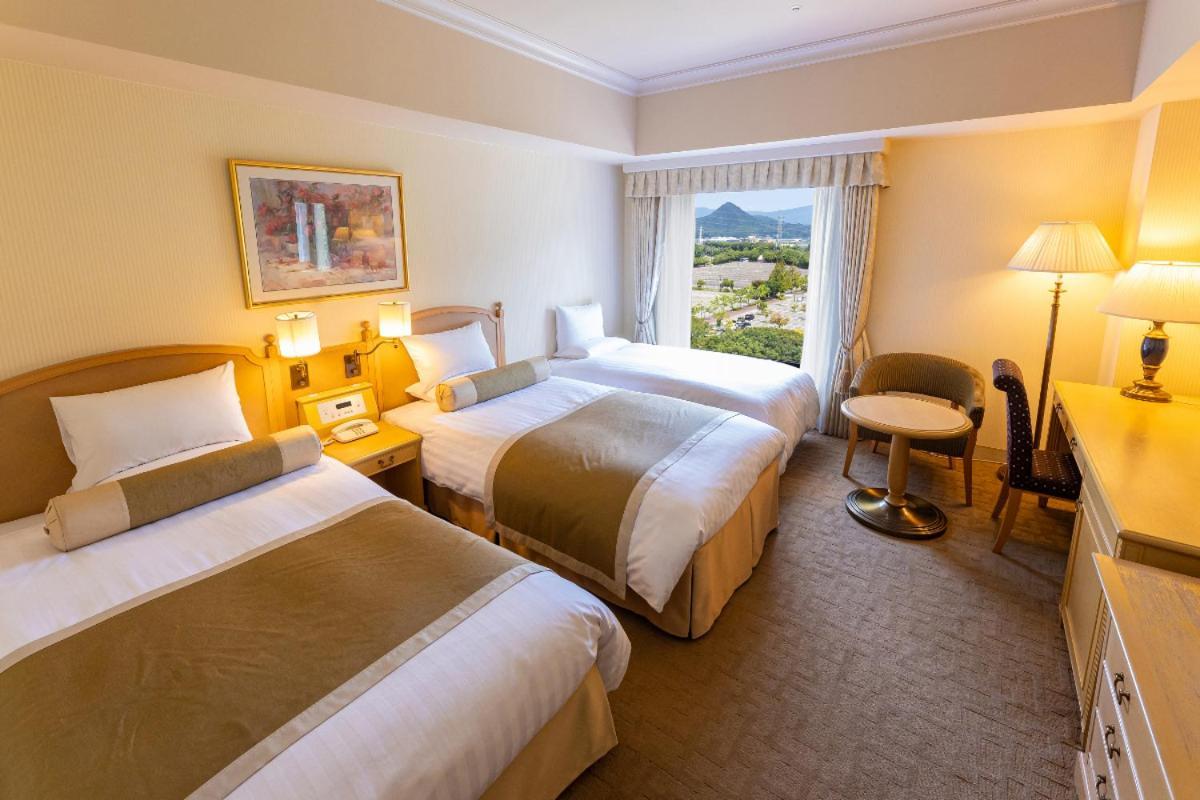 Hotel Okura Jr Huis Ten Bosch Sasebo Luaran gambar A room at the hotel