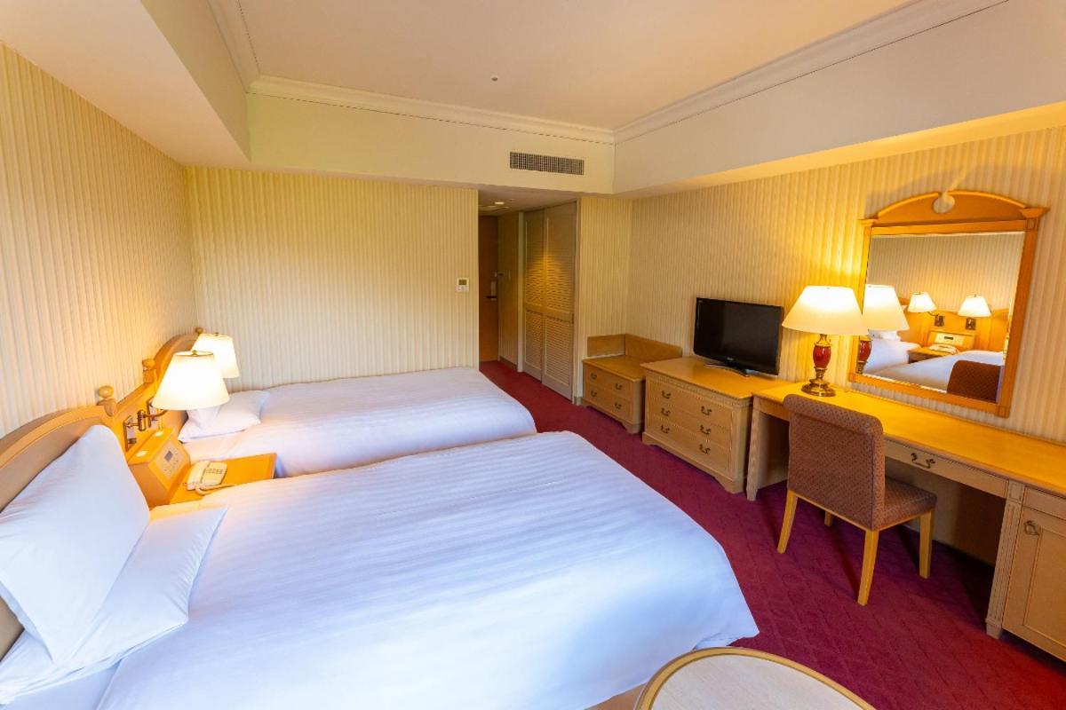 Hotel Okura Jr Huis Ten Bosch Sasebo Luaran gambar A room at the hotel