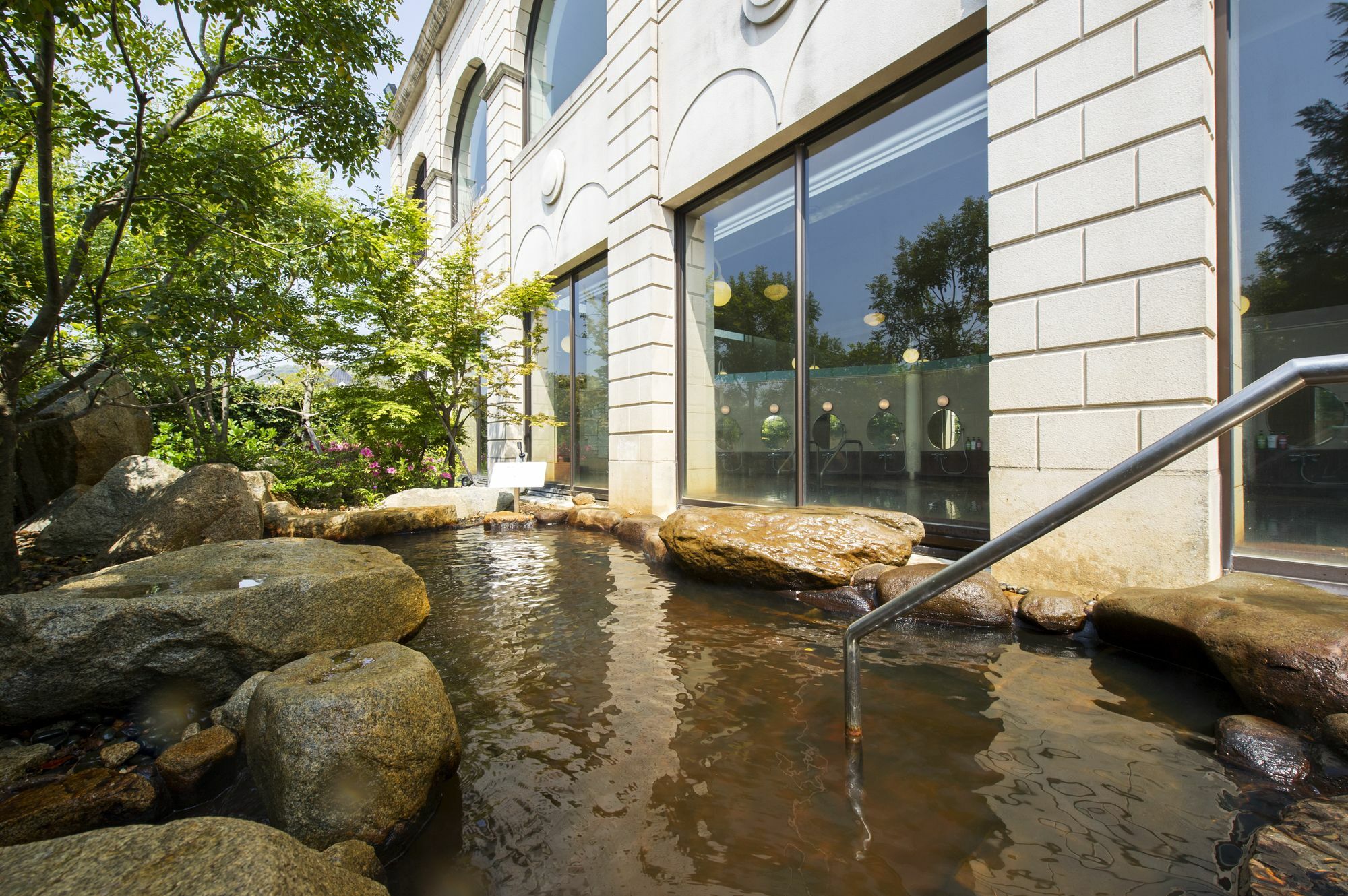 Hotel Okura Jr Huis Ten Bosch Sasebo Luaran gambar A foot bath in Tokyo